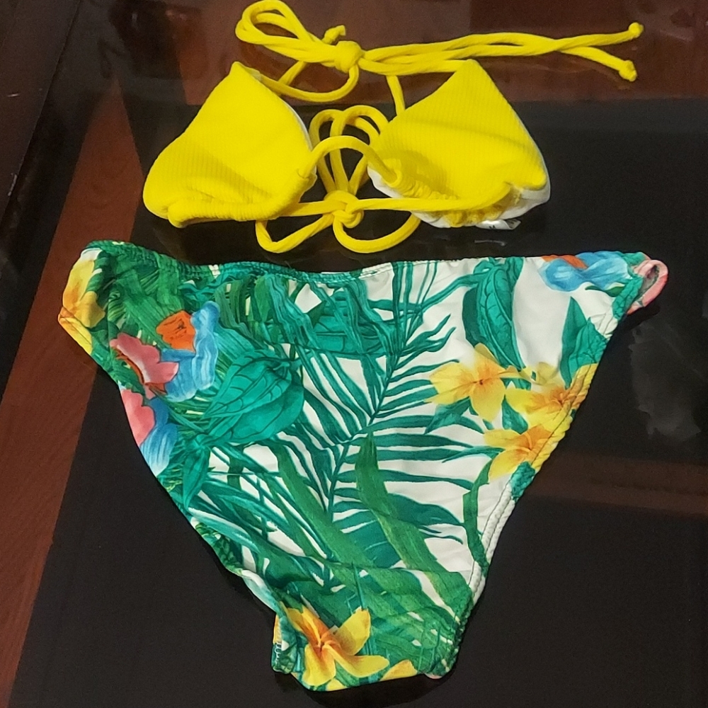 Swin set - Picture 2 of 3